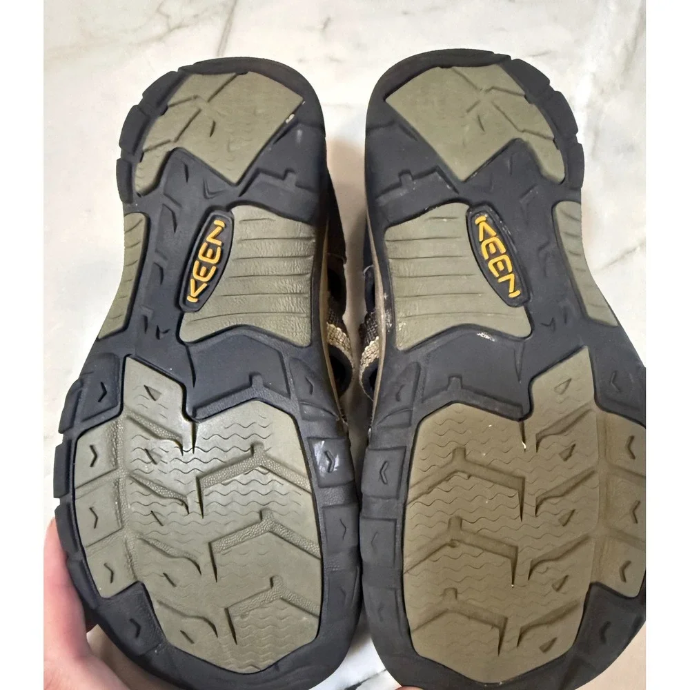 Keen Kids Newport H2 Water Sandals Black and Tan Hiking Shoes Size 4